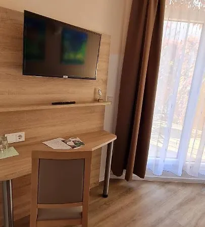 Πανσιόν Am Stern 3*